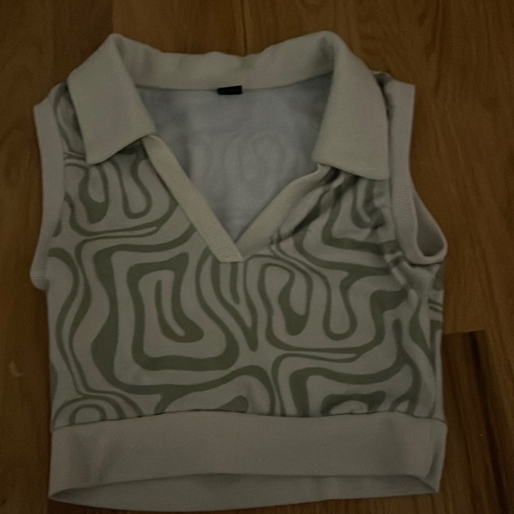 Collared tank